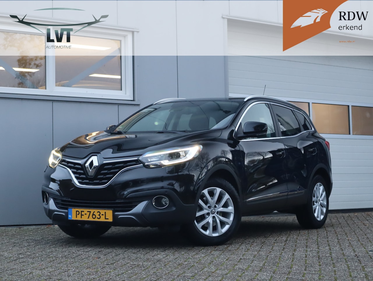 Renault Kadjar - 1.2 TCe Intens / Pano / Leder / Camera / Carplay - AutoWereld.nl