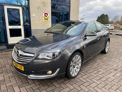 Opel Insignia - 1.6 T Cosmo-Nav-Camera-PDC-bluetooth-NL auto