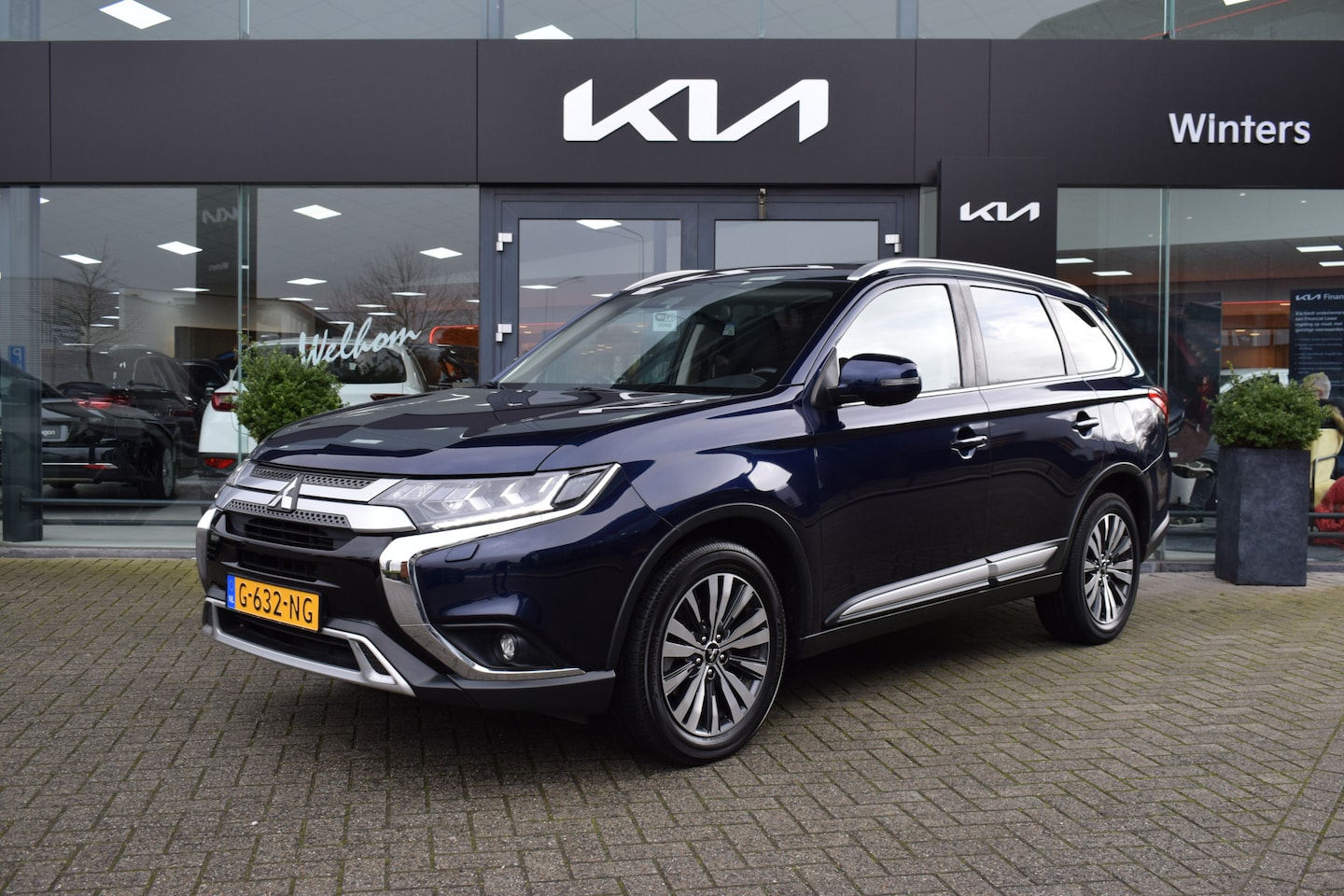 Mitsubishi Outlander - 2.0i-16V Limited-Plus 7-Zits Autom. ECC Cr.Control-Adapt. SmartLink-Navi+BT 360-Camera SK- - AutoWereld.nl