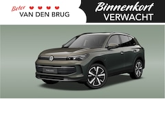 Volkswagen Tiguan - 1.5 eHybrid 204 PK Life Edition | Panoramadak | Trekhaak | 19" Catania velgen |