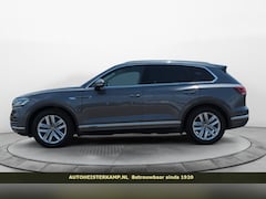 Volkswagen Touareg - 3.0 TDI Atmosphere Grijs Kenteken ACC Luchtvering Trekhaak Comfortstoelen Camera