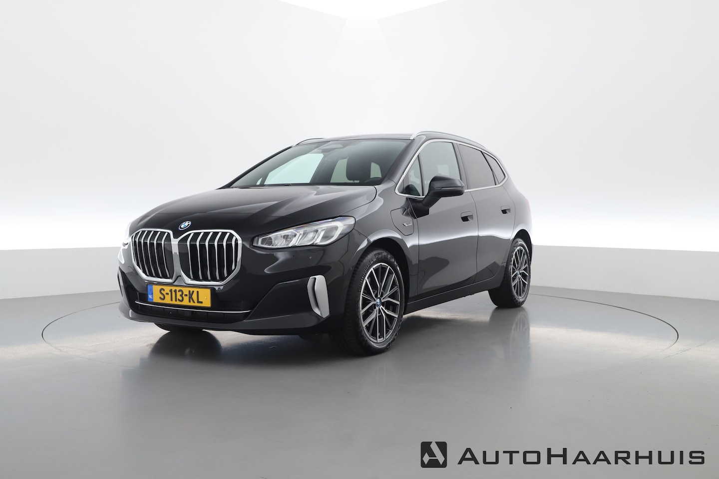 BMW 2-serie Active Tourer - 225e xDrive Luxury Line |Panoramadak | Elek. trekhaak | Apple CarPlay - AutoWereld.nl