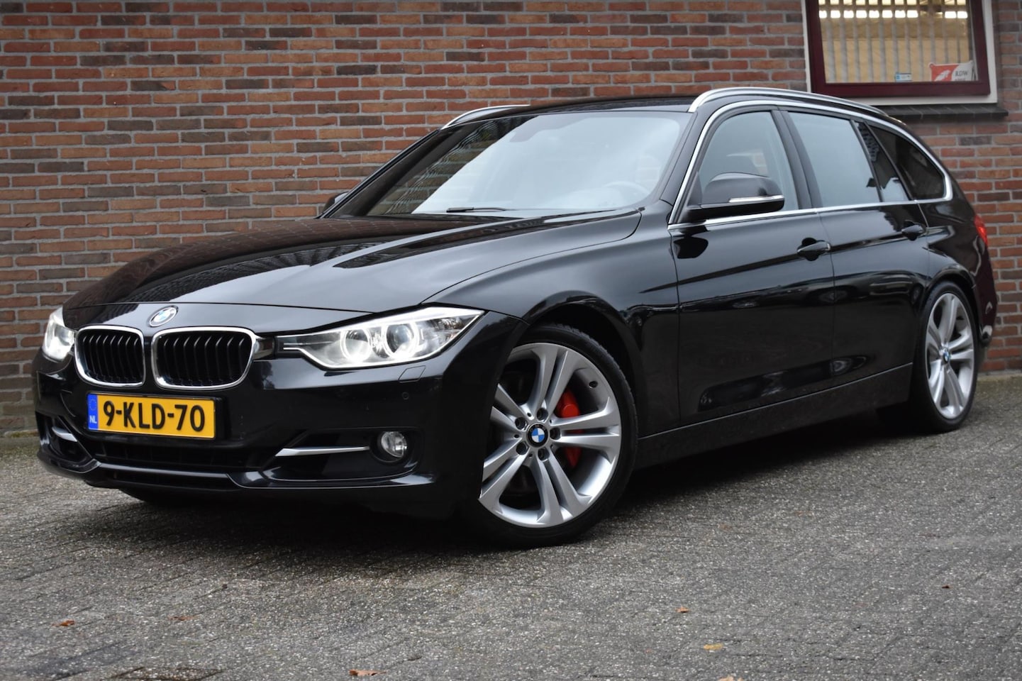 BMW 3-serie Touring - 335i High Executive Upgrade '13 Leder Xenon Clima NAvi Cruise Inruil mogelijk - AutoWereld.nl