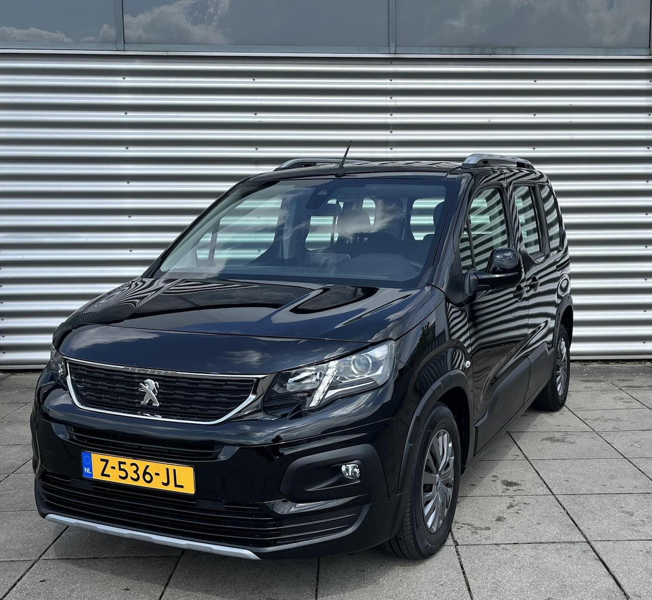 Peugeot Rifter - 1.2 PureTech 110pk 7 Persoons Active | Navigatie | Parkeersensoren | Airco - AutoWereld.nl