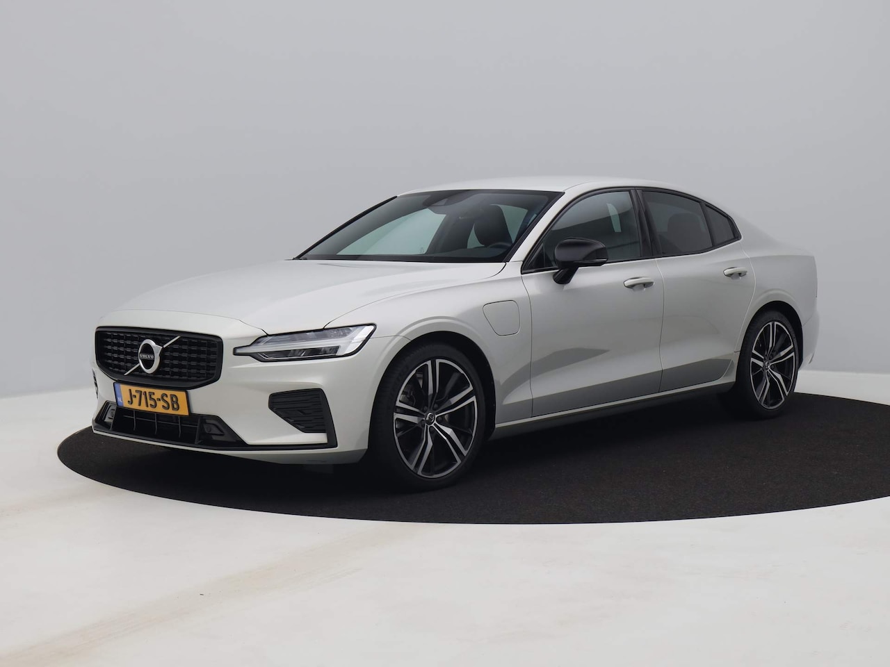 Volvo S60 - 2.0 Recharge T6 AWD R-Design | ADAPTIVE | H&K | MEMORY | STOEL- EN STUURVERW. - AutoWereld.nl