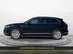 Volkswagen Touareg - 3.0 TDI Atmosphere Grijs Kenteken ACC Luchtvering Trekhaak Comfortstoelen Camera