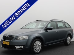 Skoda Octavia Combi - 1.2 TSI Greentech Ambition TREKHAAK / NAVI / AIRCO / BLUETOOTH / CRUISE / NL-AUTO