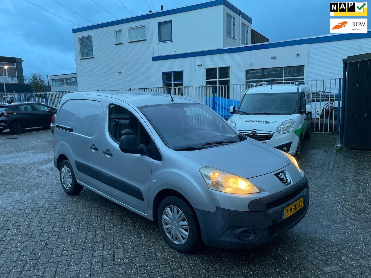 Peugeot Partner - 120 1.6 HDI L1 XR 120 1.6 HDI L1 XR - AutoWereld.nl