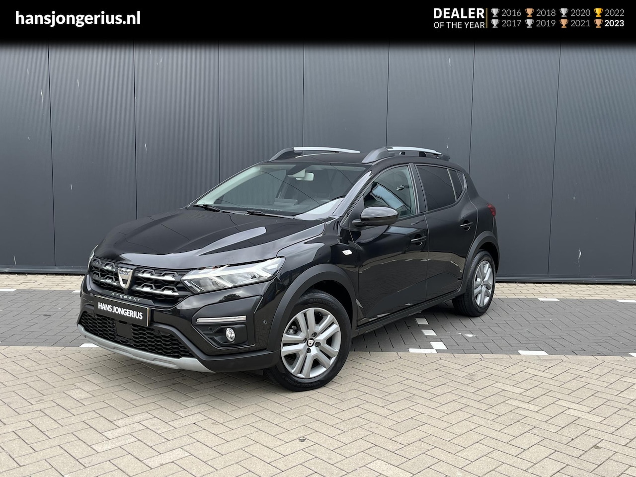 Dacia Sandero Stepway - TCe 100 Bi-Fuel Comfort | CAMERA | NAVI | CLIMATE CONTROL | 1E EIGENAAR - AutoWereld.nl