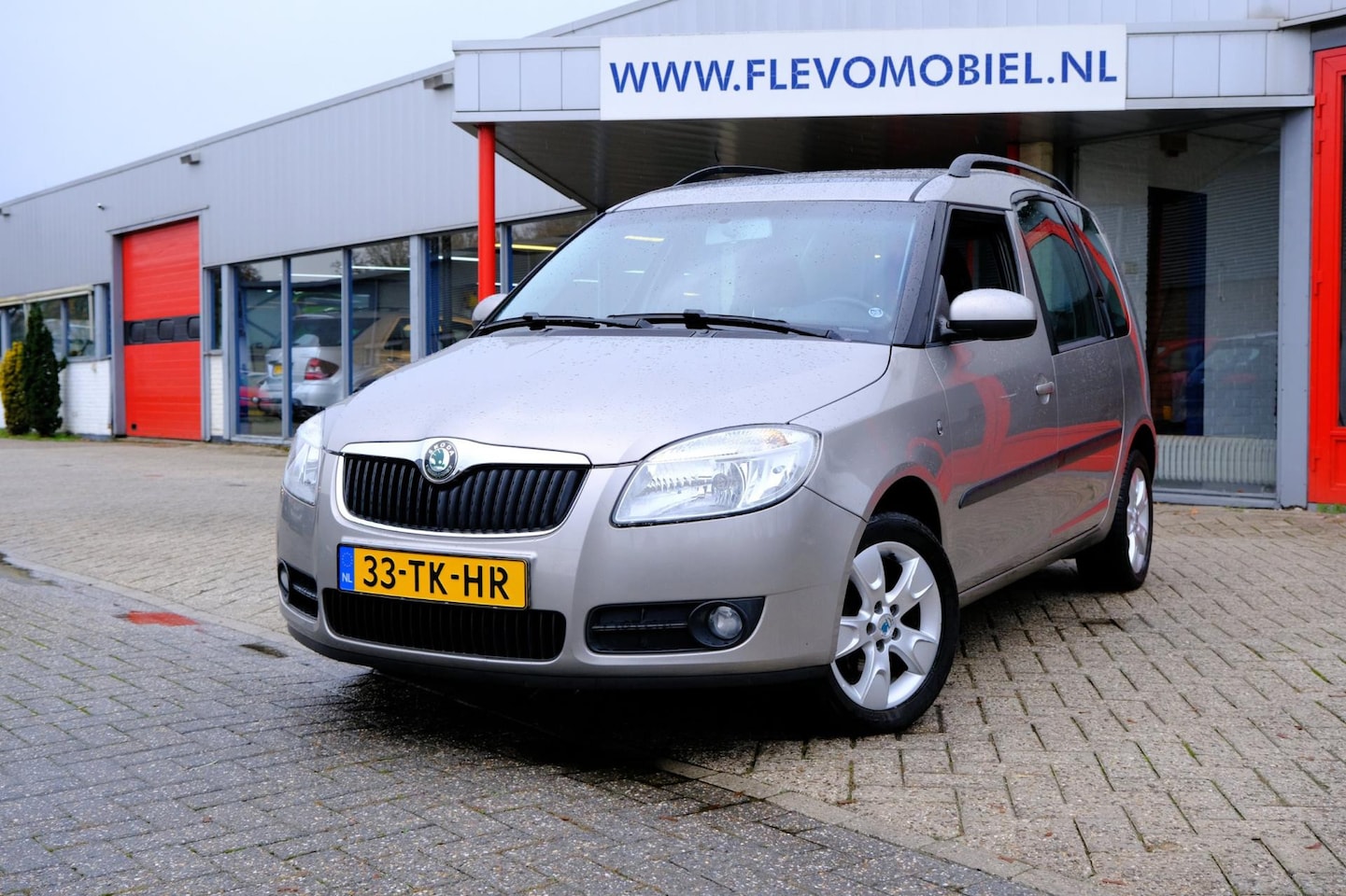 Skoda Roomster - 1.4-16V Style Pano|Airco|LMV|Cruise - AutoWereld.nl