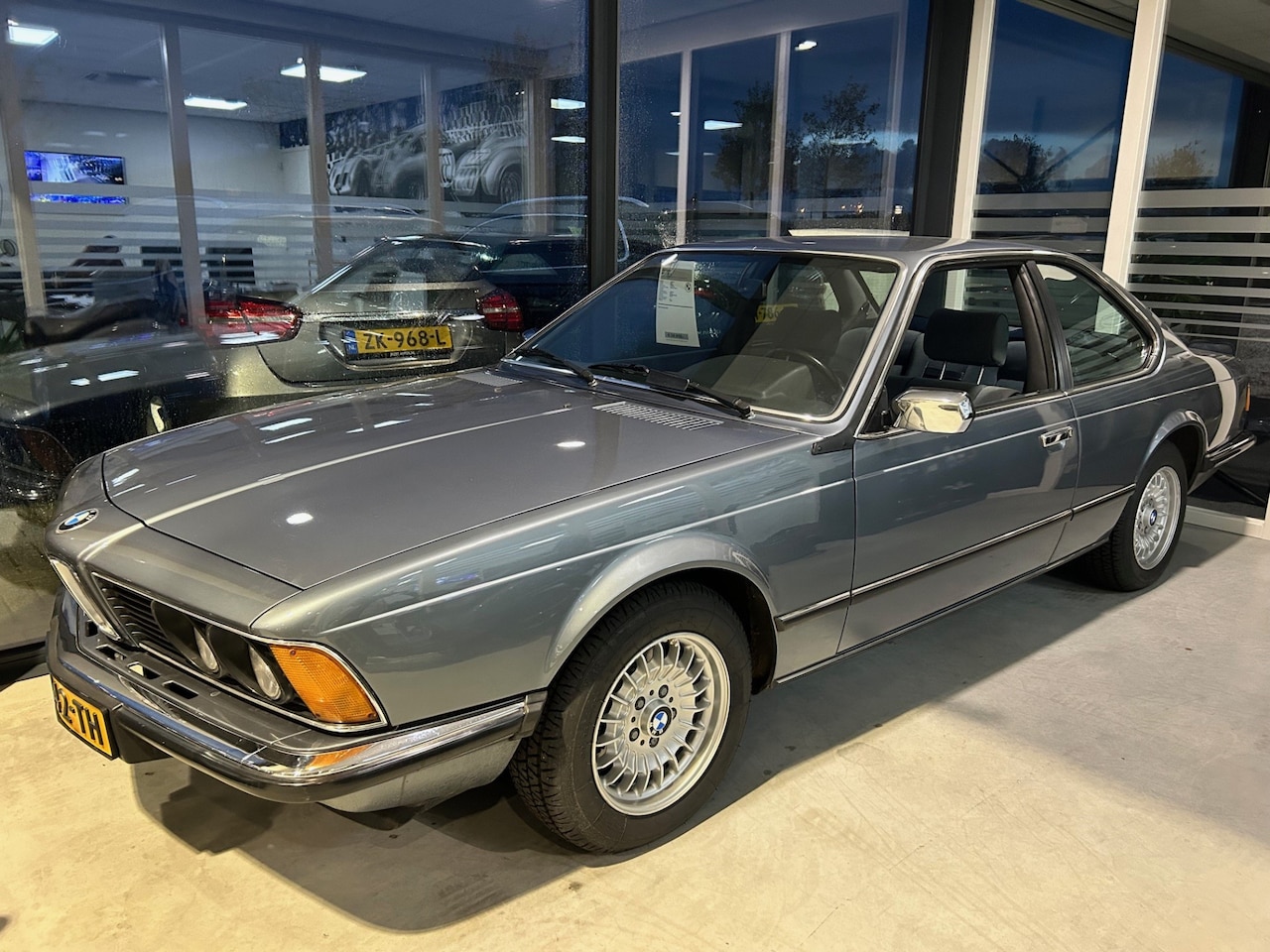 BMW 6-serie - 635 CSi - 218 PK 92.196 km !!!  Stuurbekrachtiging, Electrische ramen, Velours bekleding C - AutoWereld.nl