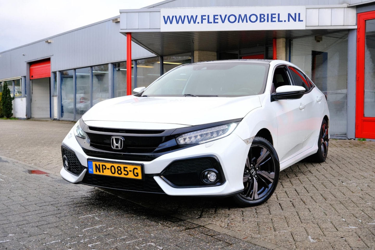 Honda Civic - 1.0 i-VTEC Executive Aut. Pano|Leder|Navi|LMV - AutoWereld.nl