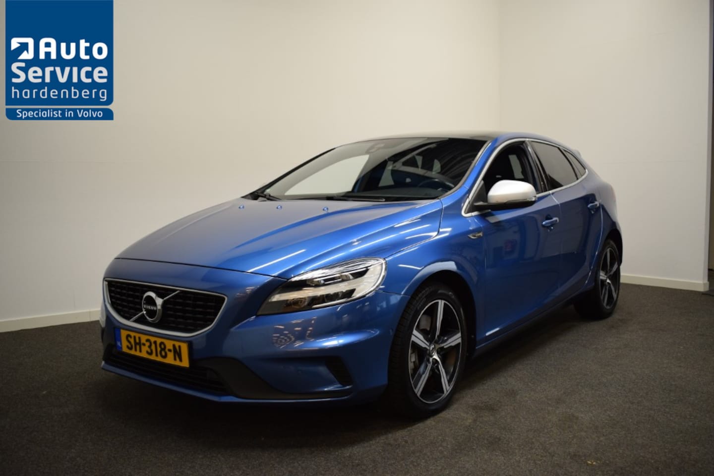 Volvo V40 - 2.0 T4 190pk AUT6 R-Design Bns Sport Pano/ Leer/ Stoelverw./ Navi/ Cruise - AutoWereld.nl