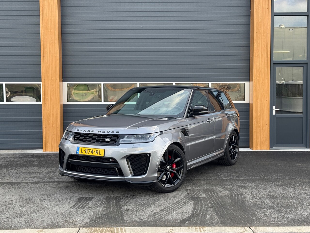 Land Rover Range Rover Sport - 5.0 V8 SC SVR 5.0 V8 SC SVR - AutoWereld.nl