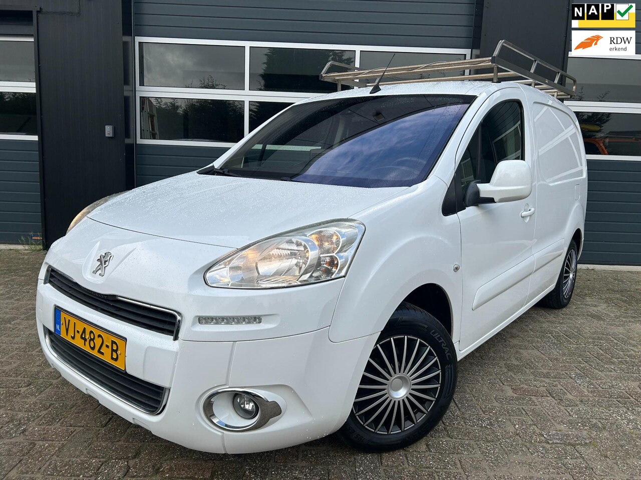 Peugeot Partner - 120 1.6 e-HDI L1 Navteq|APK tot 2025!| - AutoWereld.nl