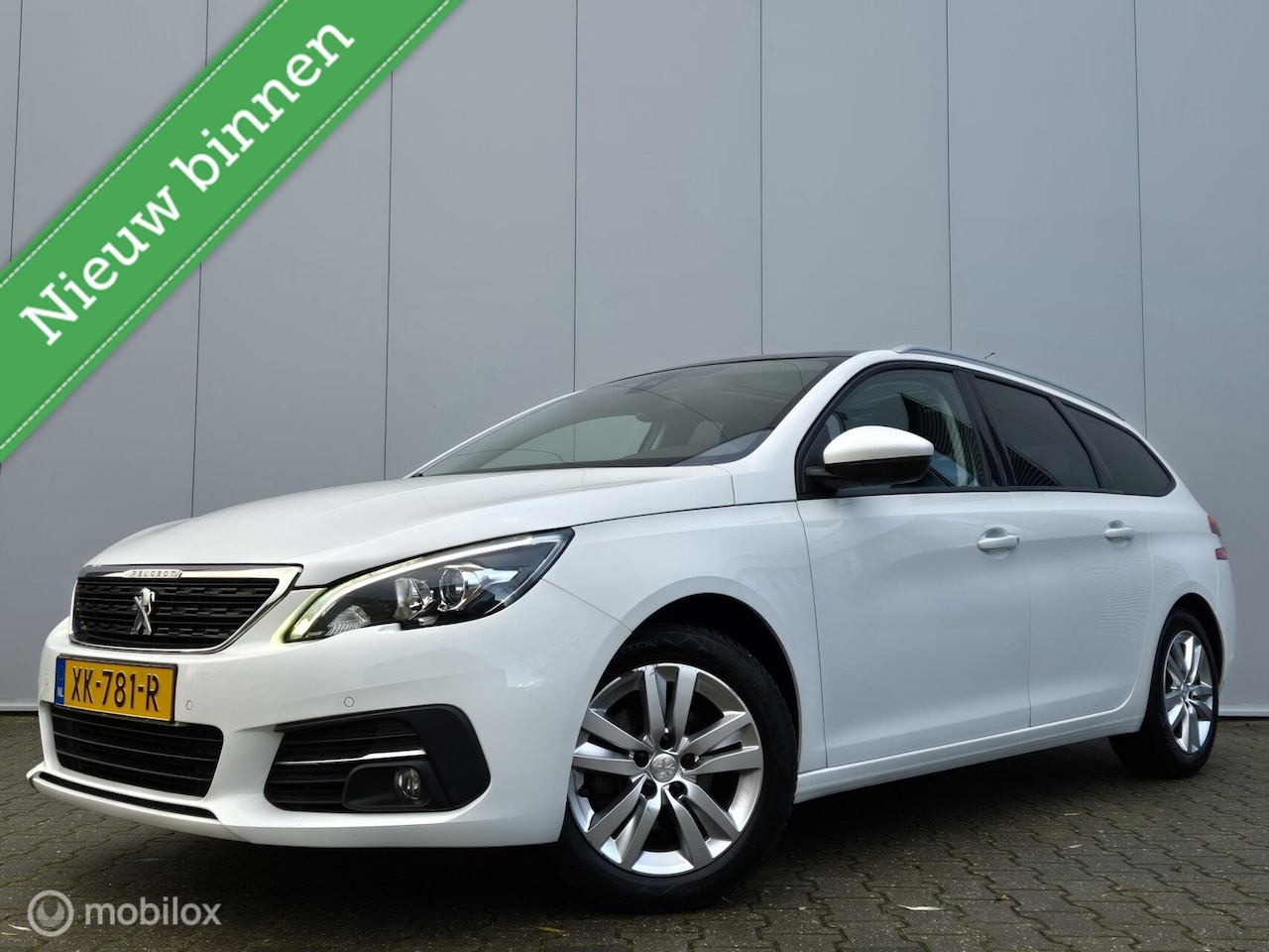 Peugeot 308 SW - 1.2 PURETECH EXECUTIVE/PANO/LED/CARPLAY/LANE ASSIST - AutoWereld.nl