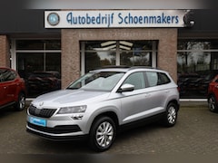 Skoda Karoq - 1.0 TSI Ambition CAMERA TREKHAAK-ELEC PANO DAB CARPLAY SFEERVERL. STOELVERW. NAVI 2xPDC LM