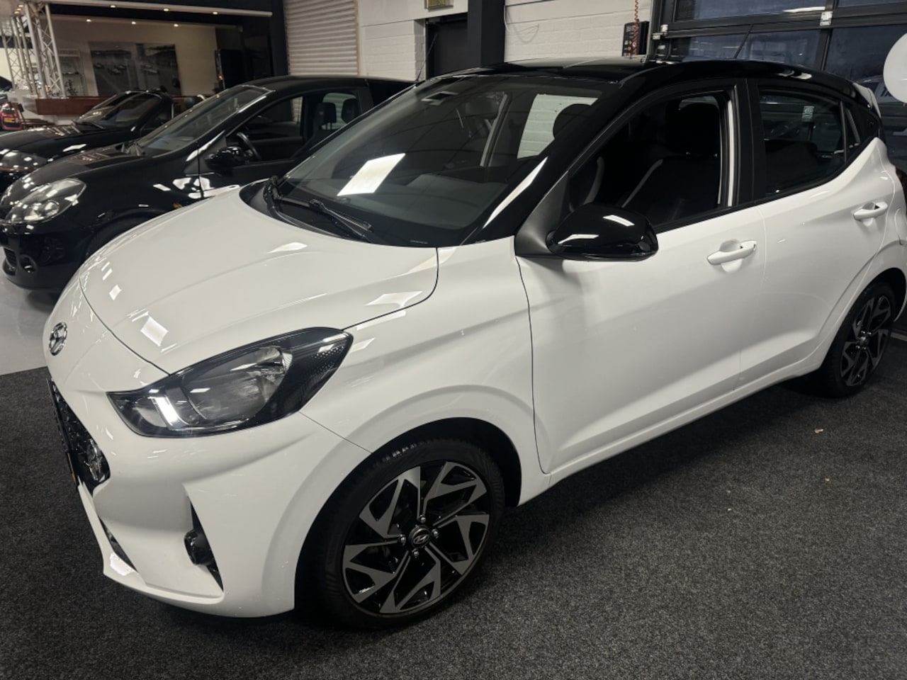 Hyundai i10 - 1.0 Comfort Smart Trekhaak/L.M./Nav - AutoWereld.nl