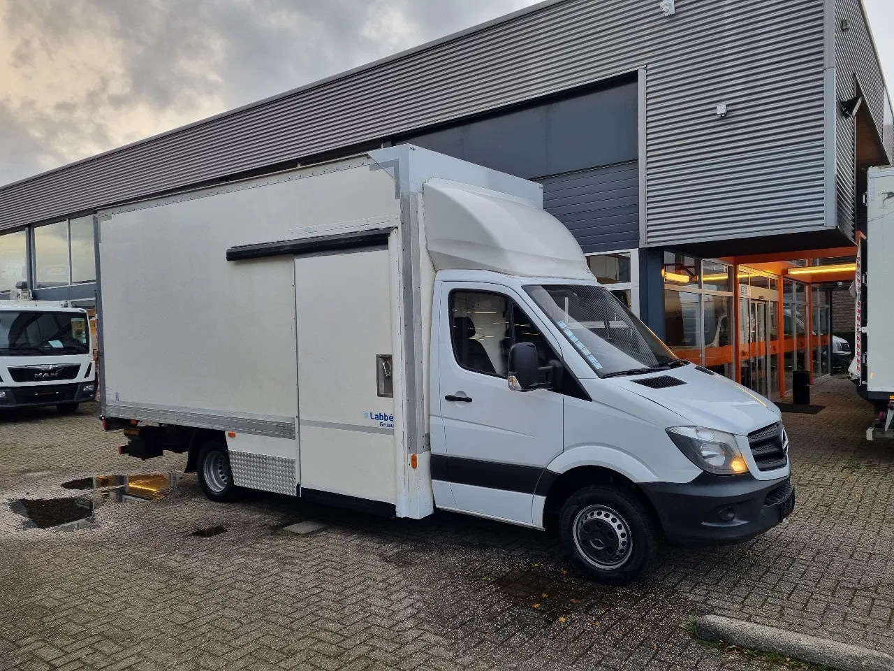 Mercedes-Benz Sprinter - 516 CDI Koffer LBW Dhollandia 750KG Euro 5B - AutoWereld.nl