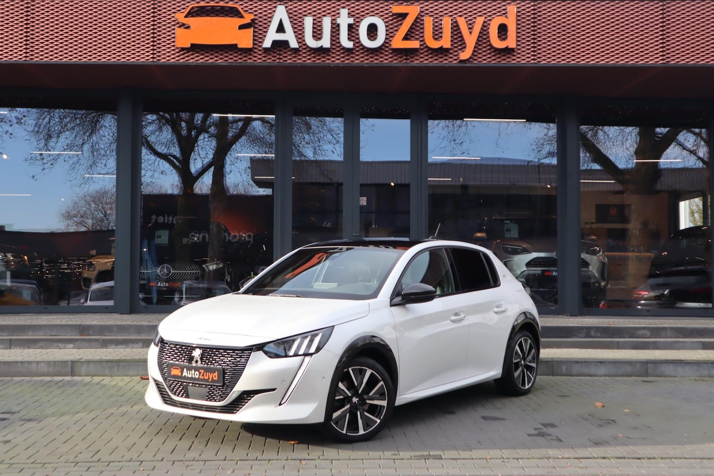 Peugeot 208 - 1.2 PureTech GT / Pano / LED / Virtual/ Camera / CarPlay / Navi - AutoWereld.nl