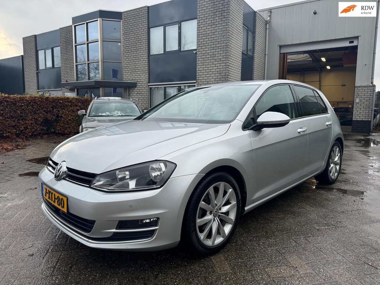 Volkswagen Golf - 1.6 TDI Highline DSG Navi - AutoWereld.nl