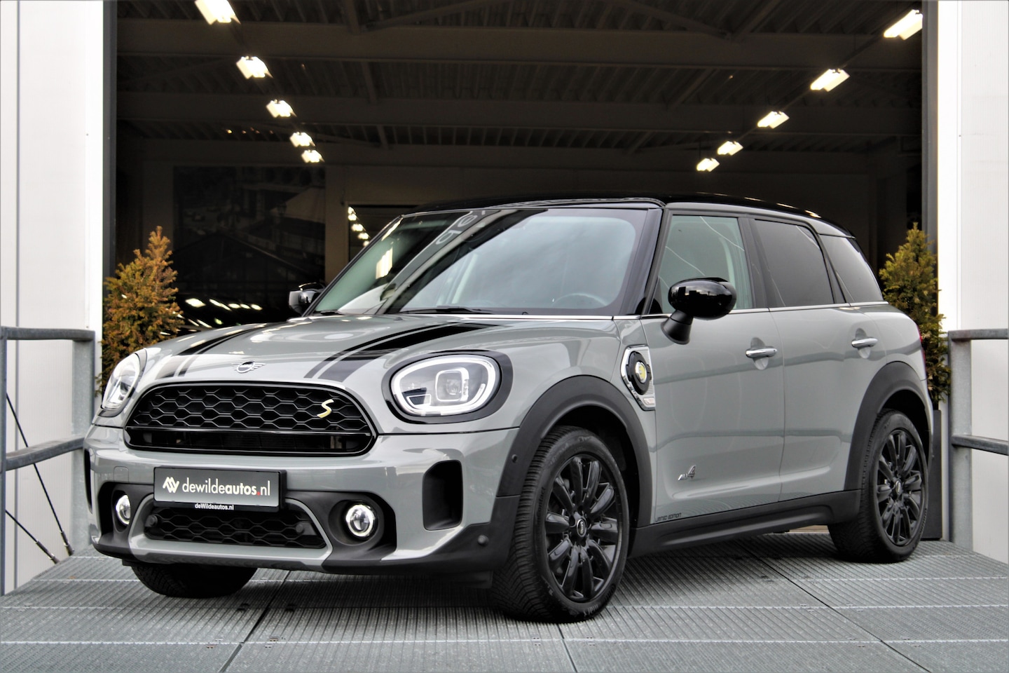 MINI Countryman - Mini 2.0 Cooper S E ALL4 220pk Facelift BlackEdition LED ACC 18-inch - AutoWereld.nl