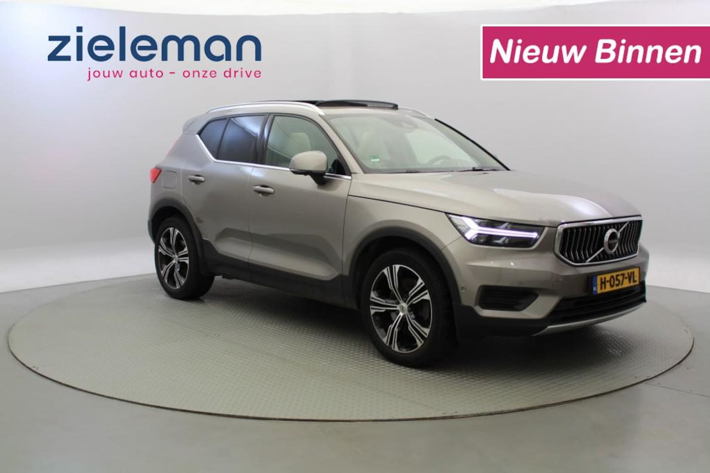 Volvo XC40 - T5 Hybrid Inscription Automaat - Panorama, 360 Camera - AutoWereld.nl