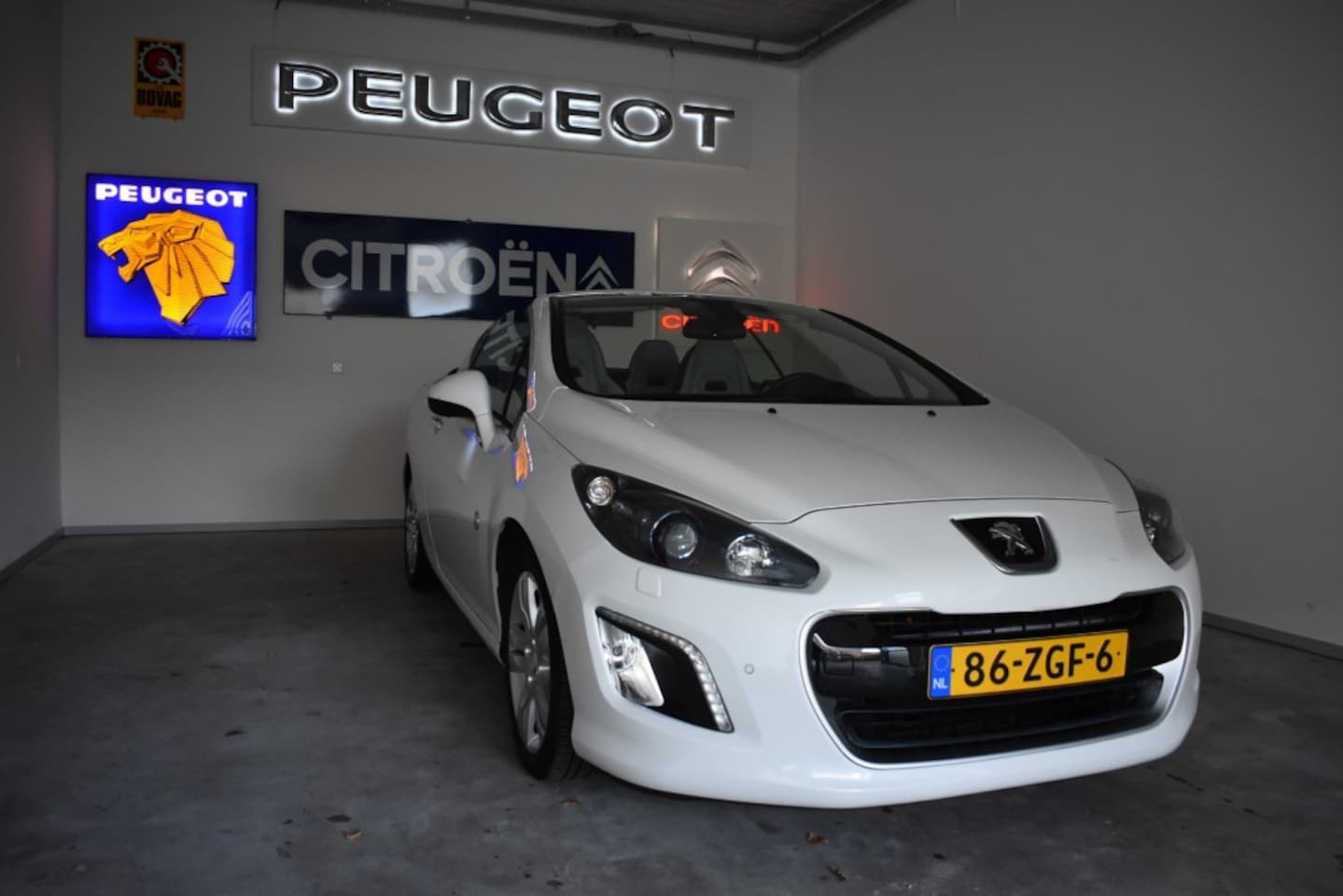 Peugeot 308 - Cabrio 1.6 THP Automaat Roland Garros 156 Pk. - AutoWereld.nl