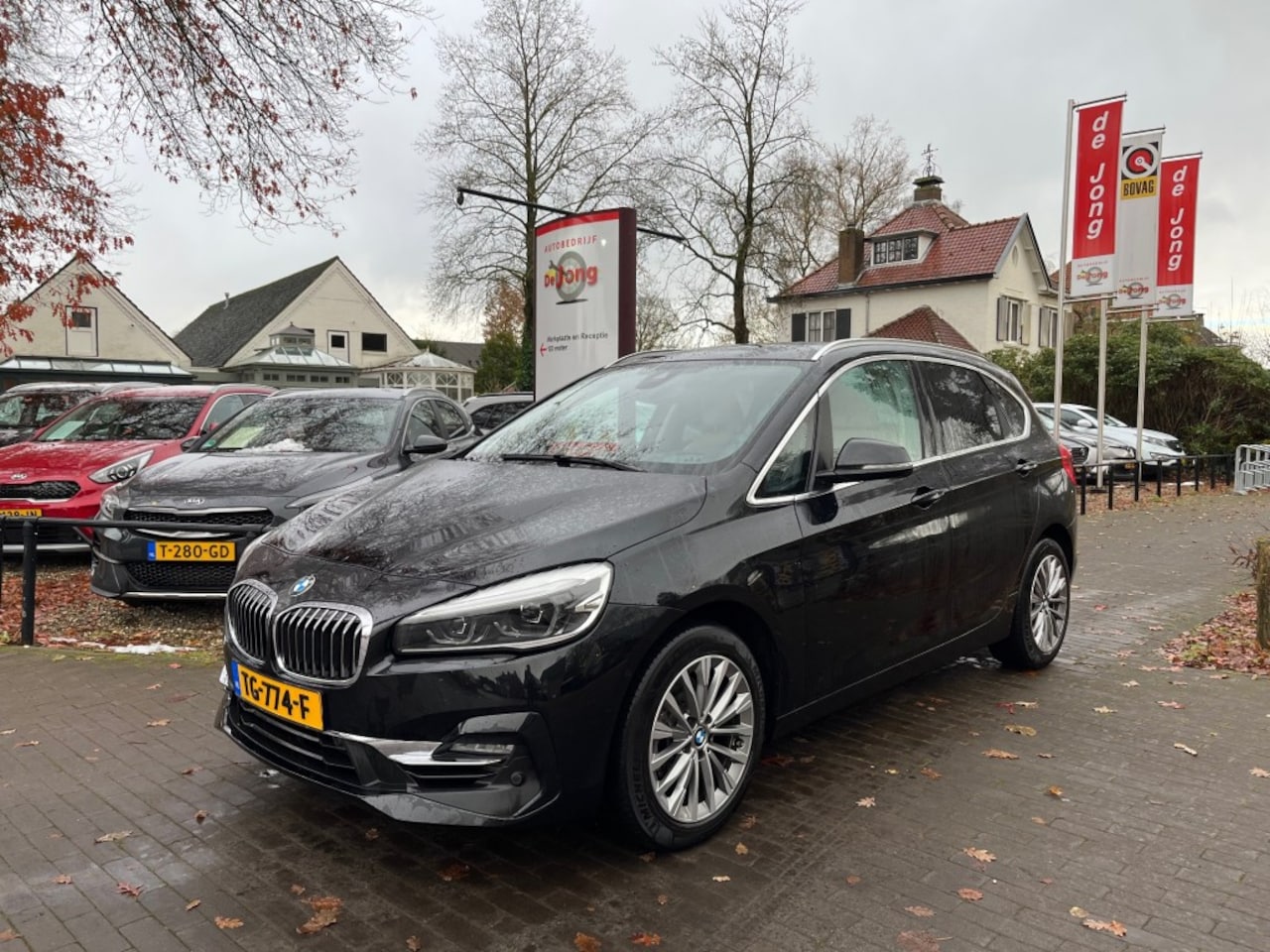 BMW 2-serie Active Tourer - 218I HIGH EXECUTIVE AUTOMAAT / LEDER / HEAD-UP / NAVI / CAMERA - AutoWereld.nl