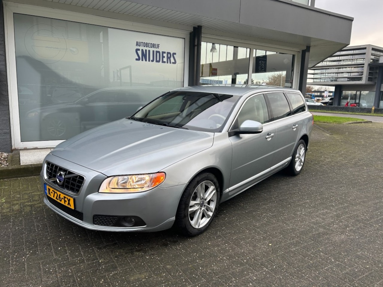 Volvo V70 - 2.0 T5 MOMENTUM Geartronic - AutoWereld.nl