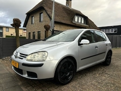 Volkswagen Golf - 1.6 FSI TRENDLINE