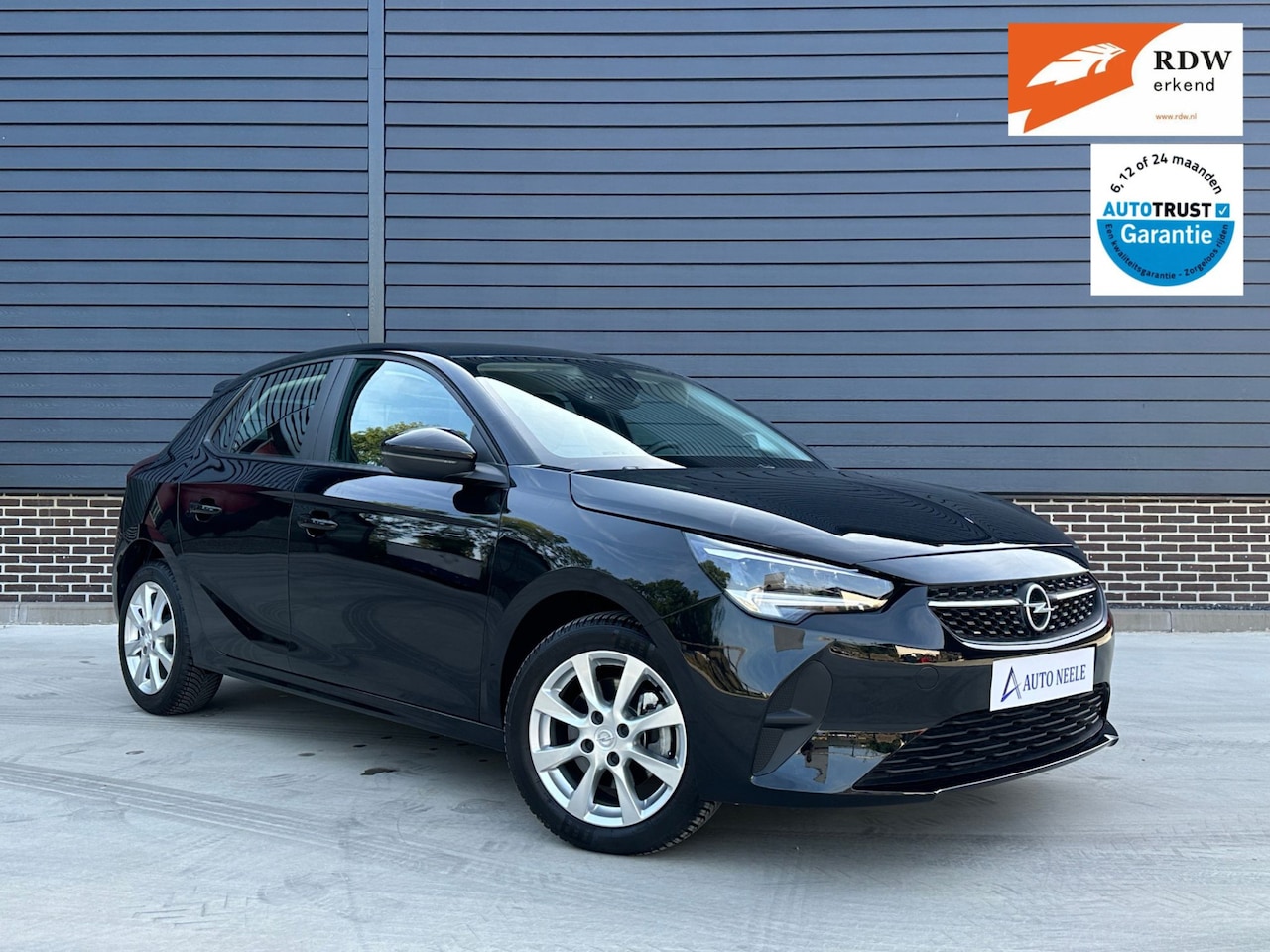 Opel Corsa - 1.2 Elegance 100 pk automaat Carplay, LM velgen en Cruise control - AutoWereld.nl