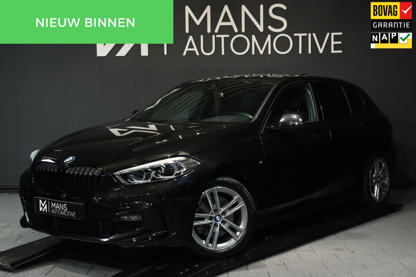 BMW 1-serie - 118i M Sport / DODEHOEK / HUD / CAMERA / CARPLAY / 17'' - AutoWereld.nl