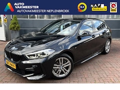 BMW 1-serie - 118i 5-deurs 118i High Executive M Sport 2024 km 4400 NIEUW