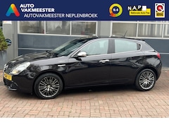 Alfa Romeo Giulietta - 1.4 T Distinctive Automaat Bj 2013 Km 129.147 Leer, Navi, 17Inch