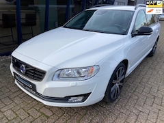 Volvo V70 - 2.0 T4 Dynamic Edition LEER / NAVI / 1e Eigenaar