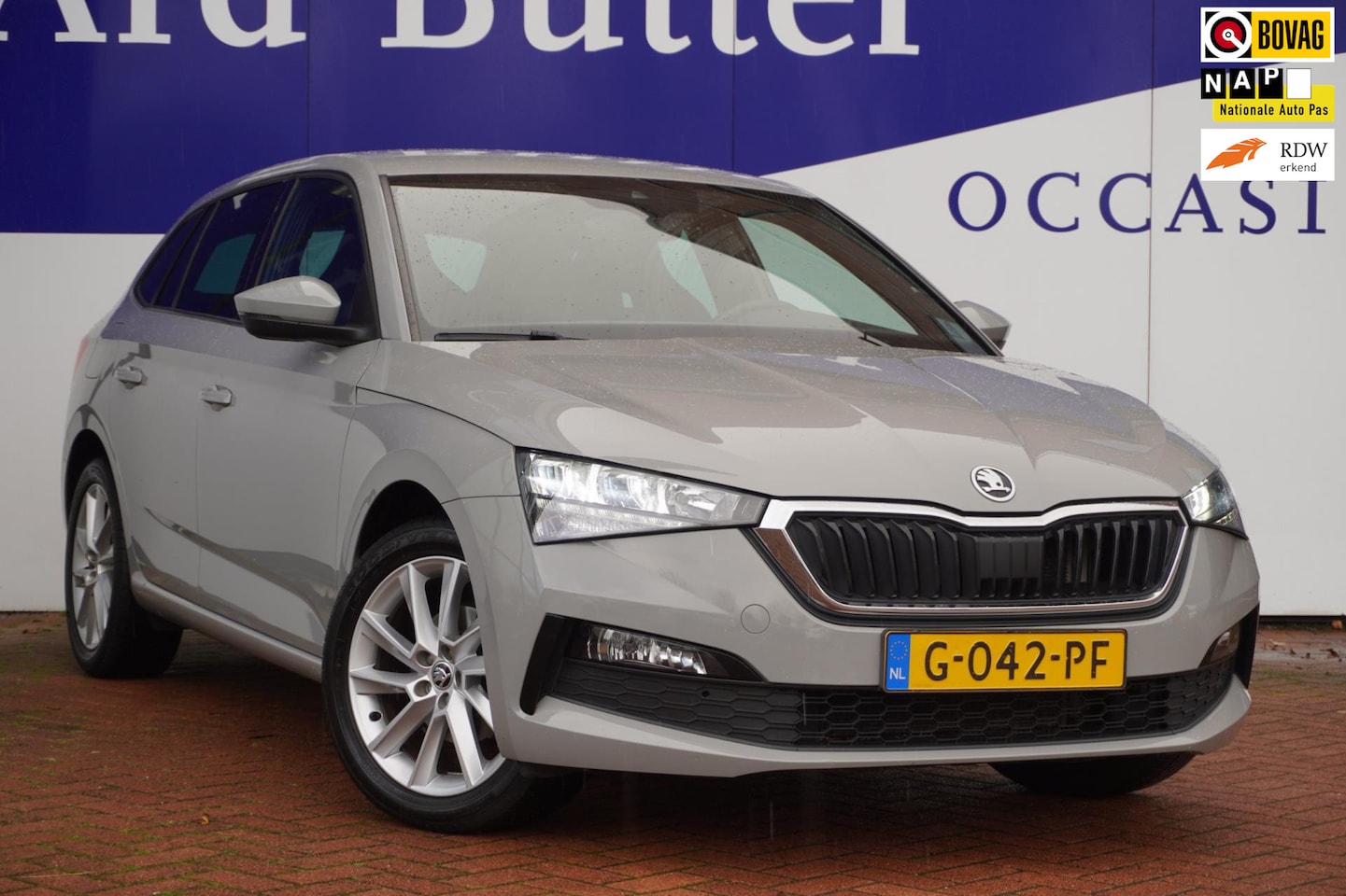 Skoda Scala - 1.0 TSI 116PK Sport Business / Camera / LED / Vitrual / Alcantara / Carplay / 17"LMV / = N - AutoWereld.nl