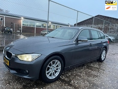 BMW 3-serie Touring - 320i High Executive XENON/leer/NAVI/cruise