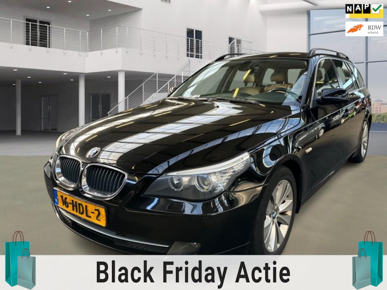 BMW 5-serie Touring - 520i Business Line/AUT/XENON/LEDER/NAVI/PDC/BOEKJES - AutoWereld.nl