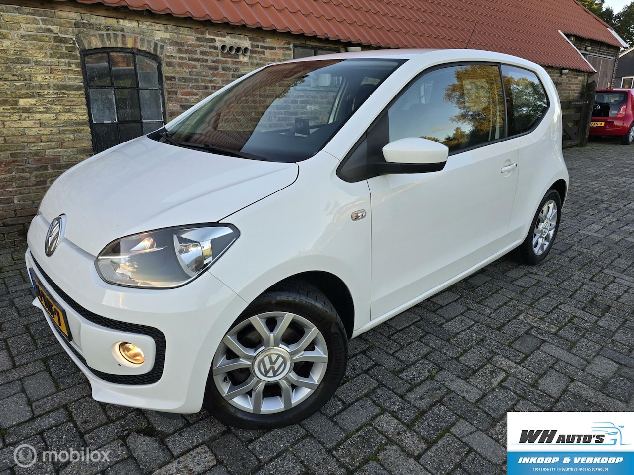 Volkswagen Up! - 1.0 high up! NAVI | Cruise | Airco - AutoWereld.nl