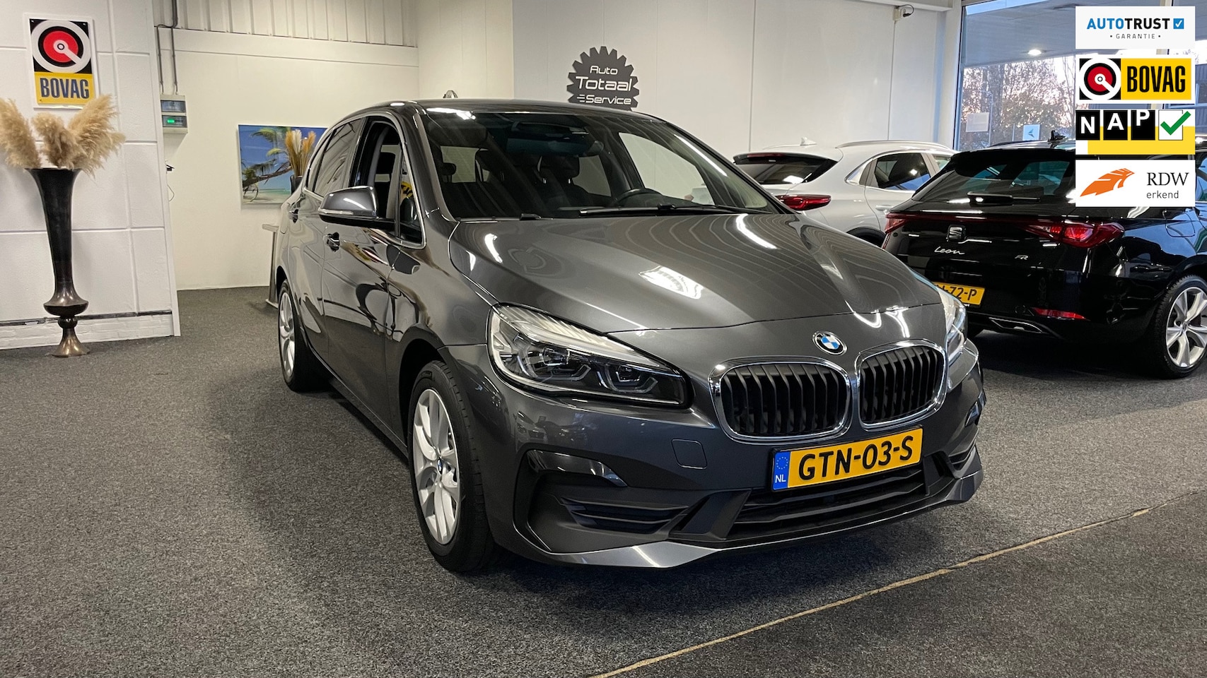 BMW 2-serie Active Tourer - 225xe iPerformance 225xe iPerformance, Automaat, Climate, Cruise, Led, 17"Lichtmetaal. - AutoWereld.nl