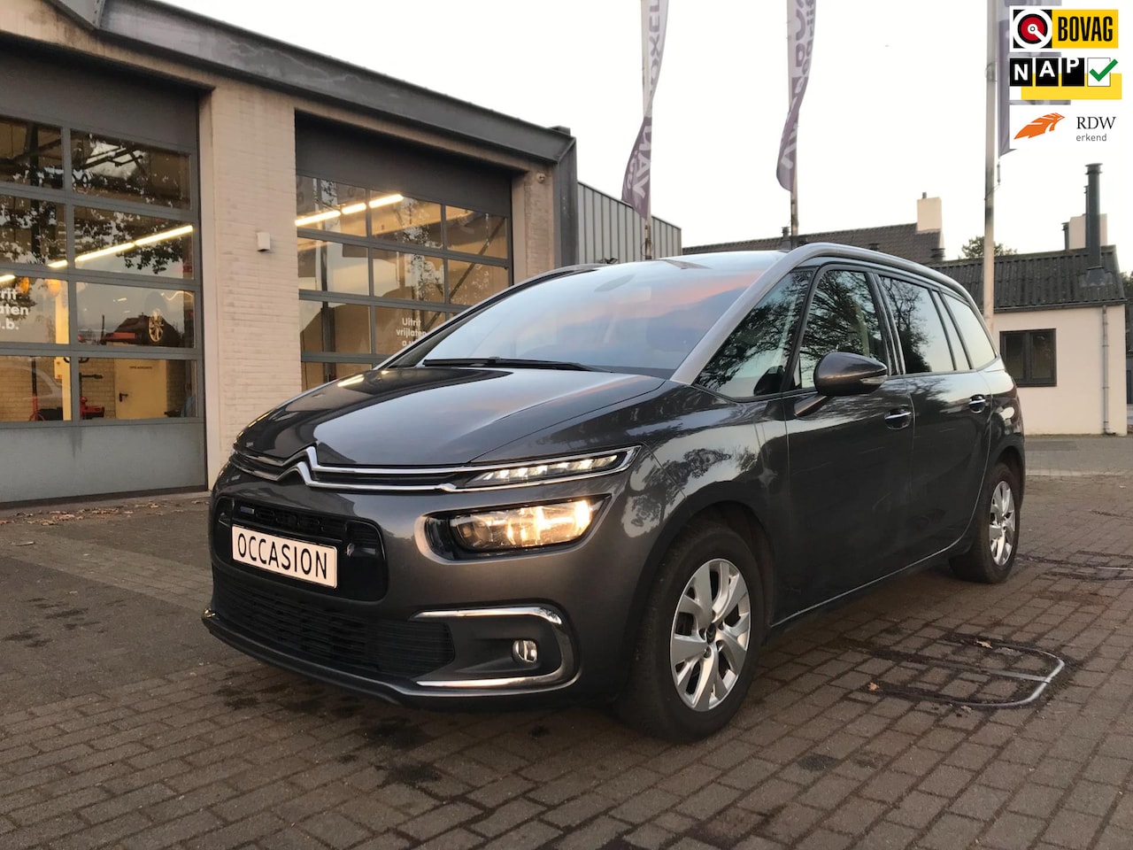 Citroën Grand C4 Picasso - 1.2 PureTech Automaat 130PK 7-Persoons - AutoWereld.nl