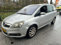 Opel Zafira - 1.6 EXPORT Schade 7-persoons *Motor rookt