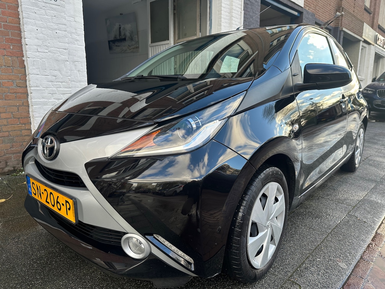 Toyota Aygo - 1.0 VVT-i x-nav Carplay Cruise Camera Navi Dealer Oh! Als nieuw - AutoWereld.nl