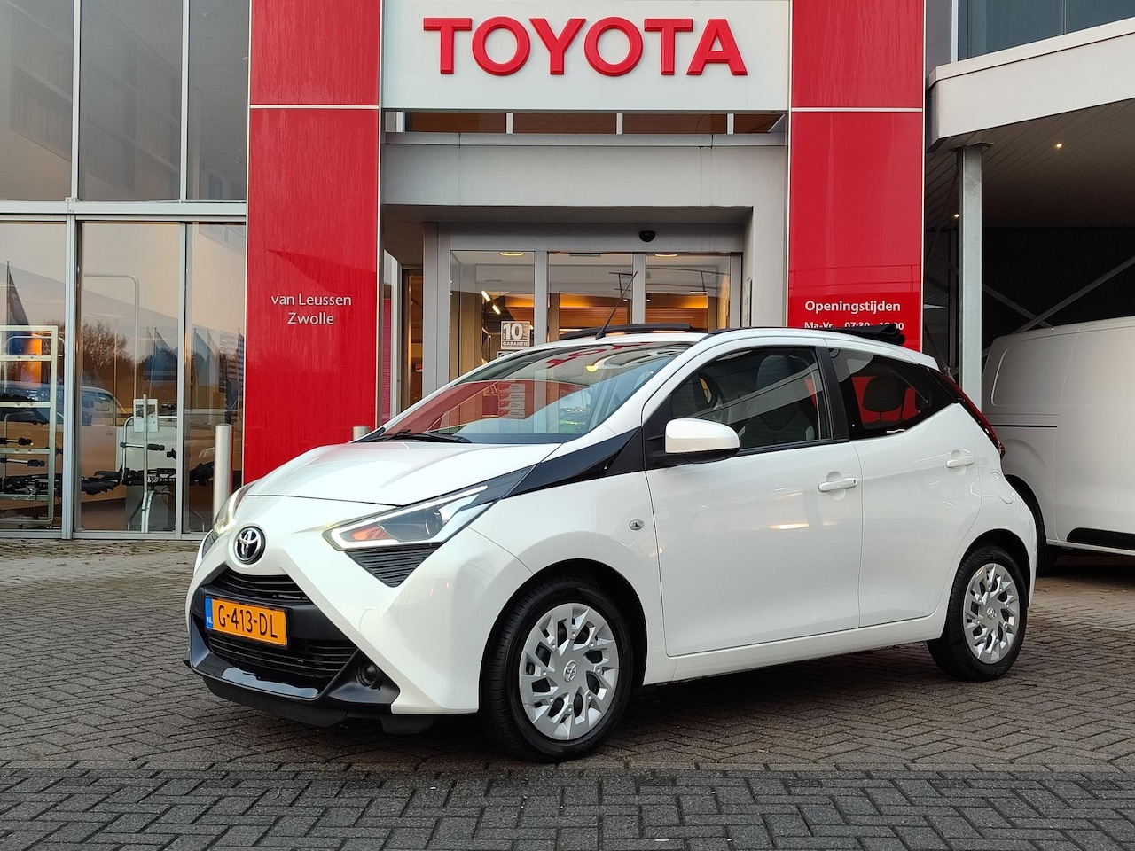 Toyota Aygo - 1.0 VVT-i x-play AUTOMAAT CABRIO APPLE/ANDROID AIRCO BLUETOOTH CAMERA EL-RAMEN/SPIEGELS NL - AutoWereld.nl