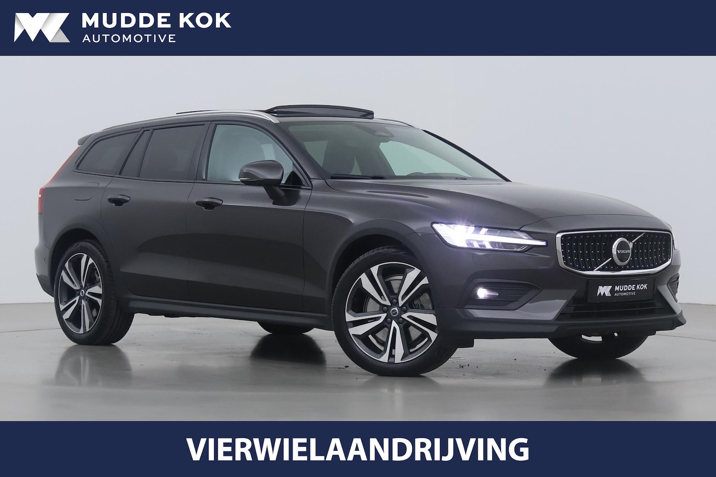 Volvo V60 Cross Country - B5 AWD Plus Bright | Panoramadak | 360° Camera | ACC | harman/kardon | BLIS | 19 Inch - AutoWereld.nl