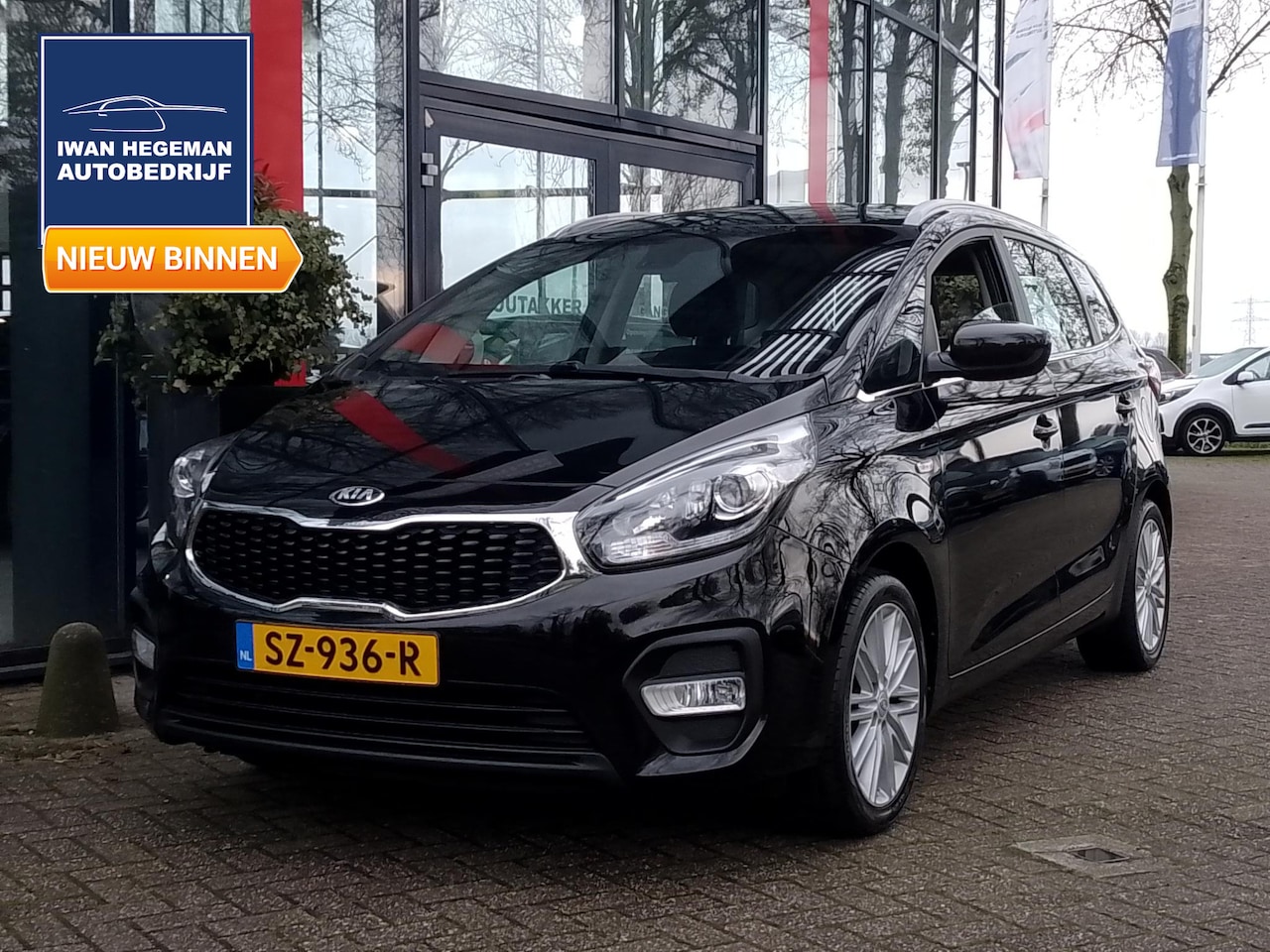 Kia Carens - 1.6 GDi DynamicPlusLine | Navi | Trekhaak | ECC | PDC + Camera | LM Velgen | Cruise Contro - AutoWereld.nl