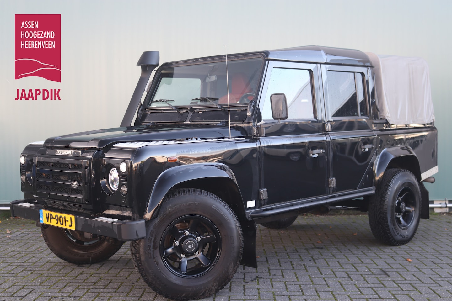 Land Rover Defender 110 - BWJ 2005 2.5 123 PK Td5 110" S High Capacity AIRCO / PRIV. GLAS / BMW M STOELEN / 16 INCH - AutoWereld.nl