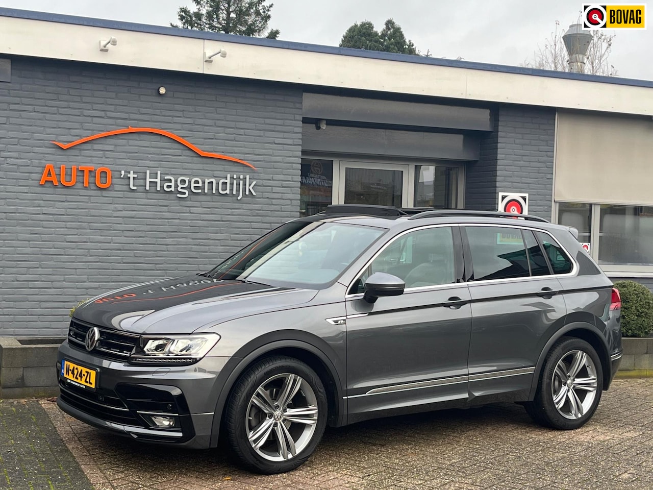 Volkswagen Tiguan - 1.4 TSI ACT 150PK R-line pano trekh virtual - AutoWereld.nl