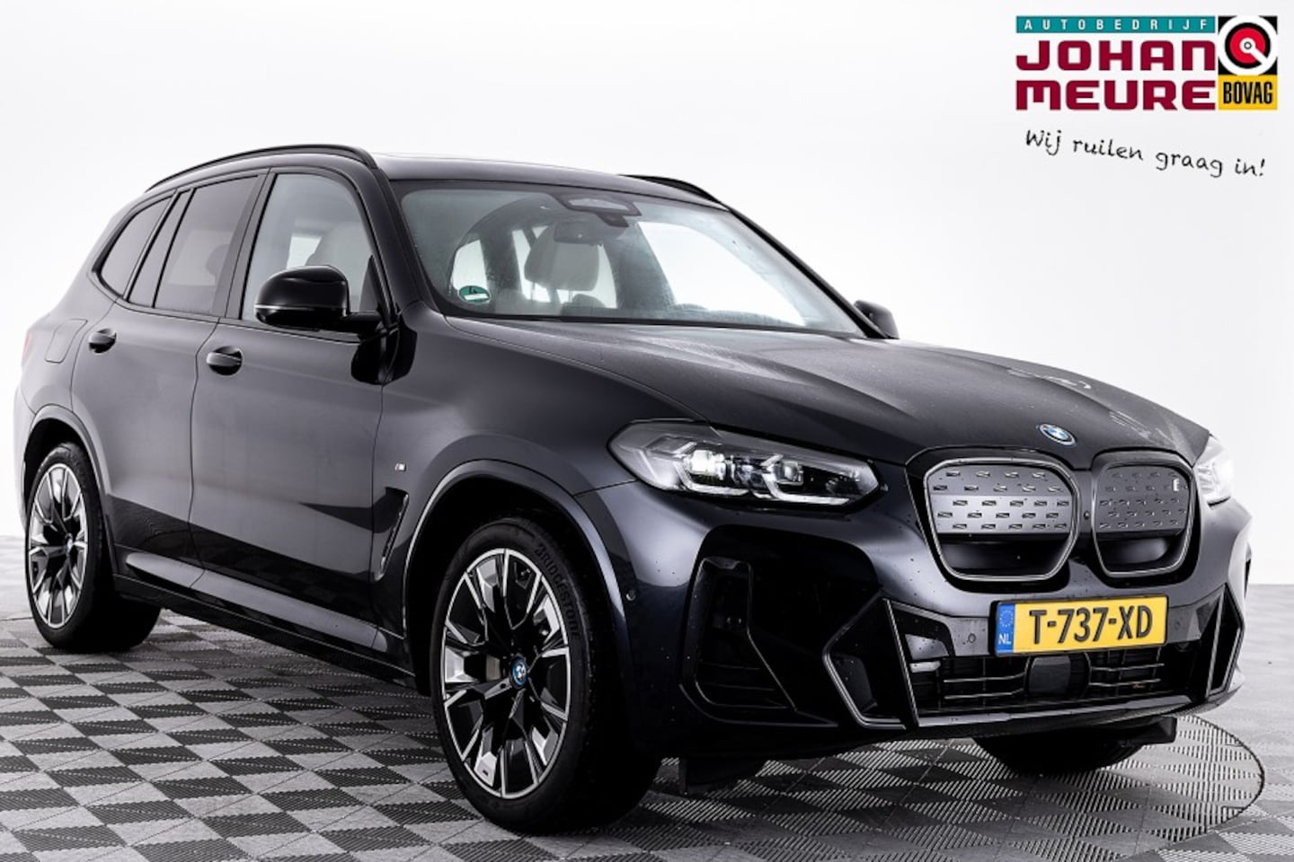 BMW iX3 - High Executive 80 kWh M-Sport | LEDER | PANORAMADAK | Trekhaak ✅ 1e Eigenaar . - AutoWereld.nl